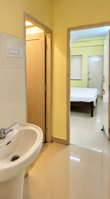 Narela G2-G6 DDA LIG flat ka washbasin aur bedroom darwaza