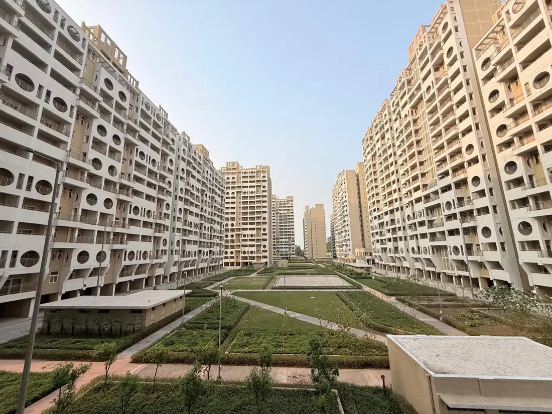 DDA Narela society courtyard