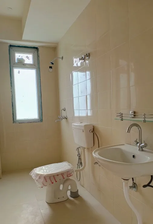 DDA Janta Awaas 2026 — EWS flat ka toilet-bath